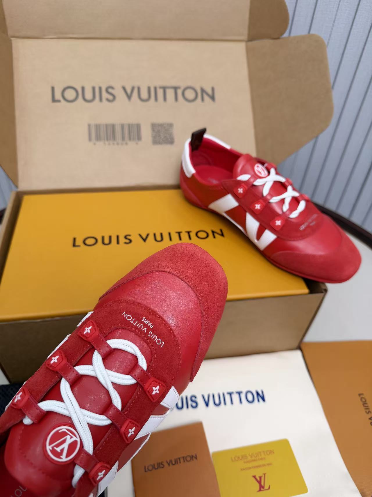 LV shoe