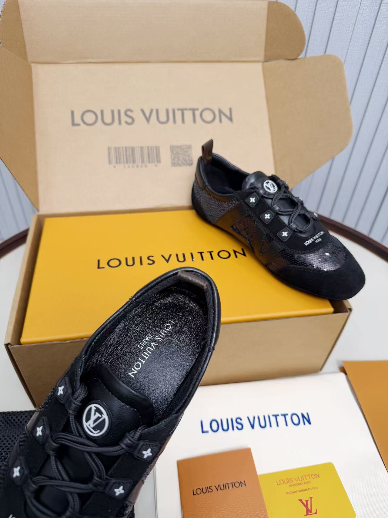 LV shoe