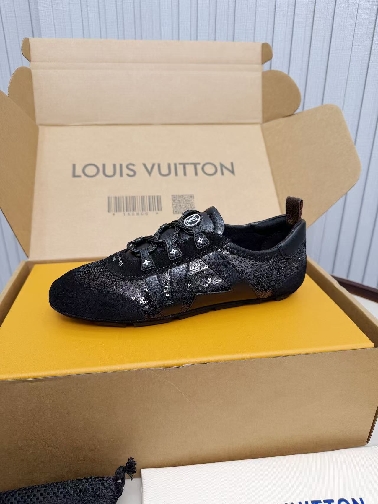 LV shoe