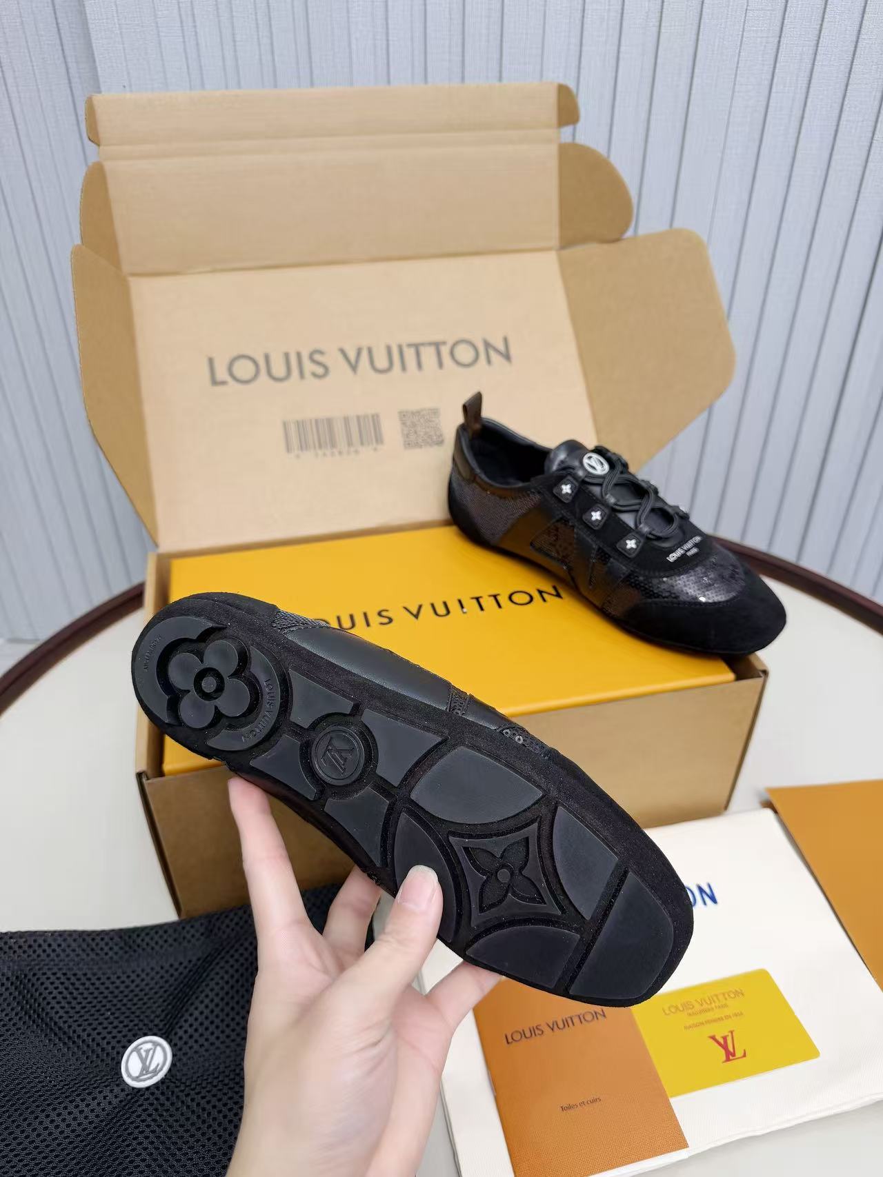 LV shoe