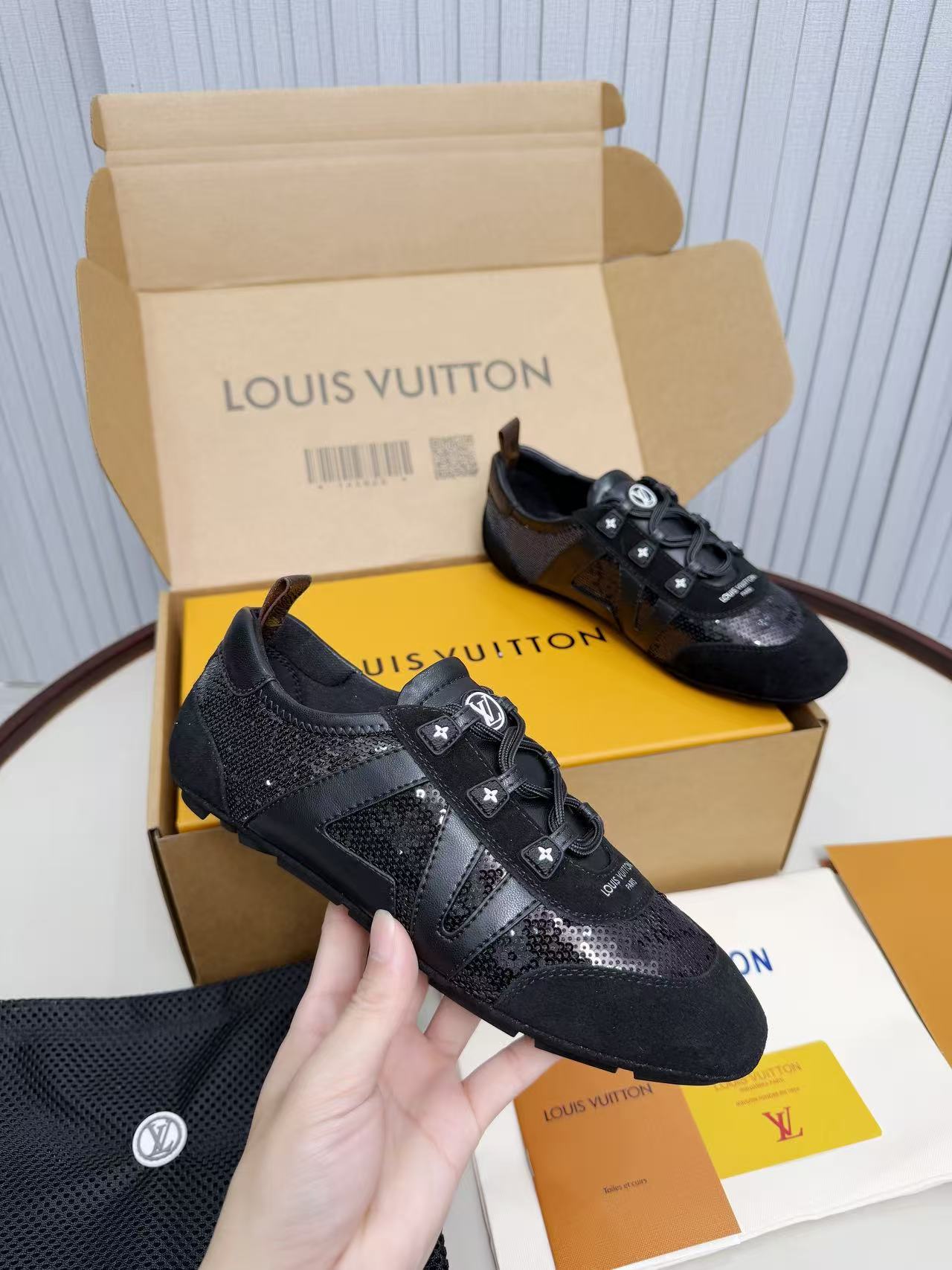 LV shoe