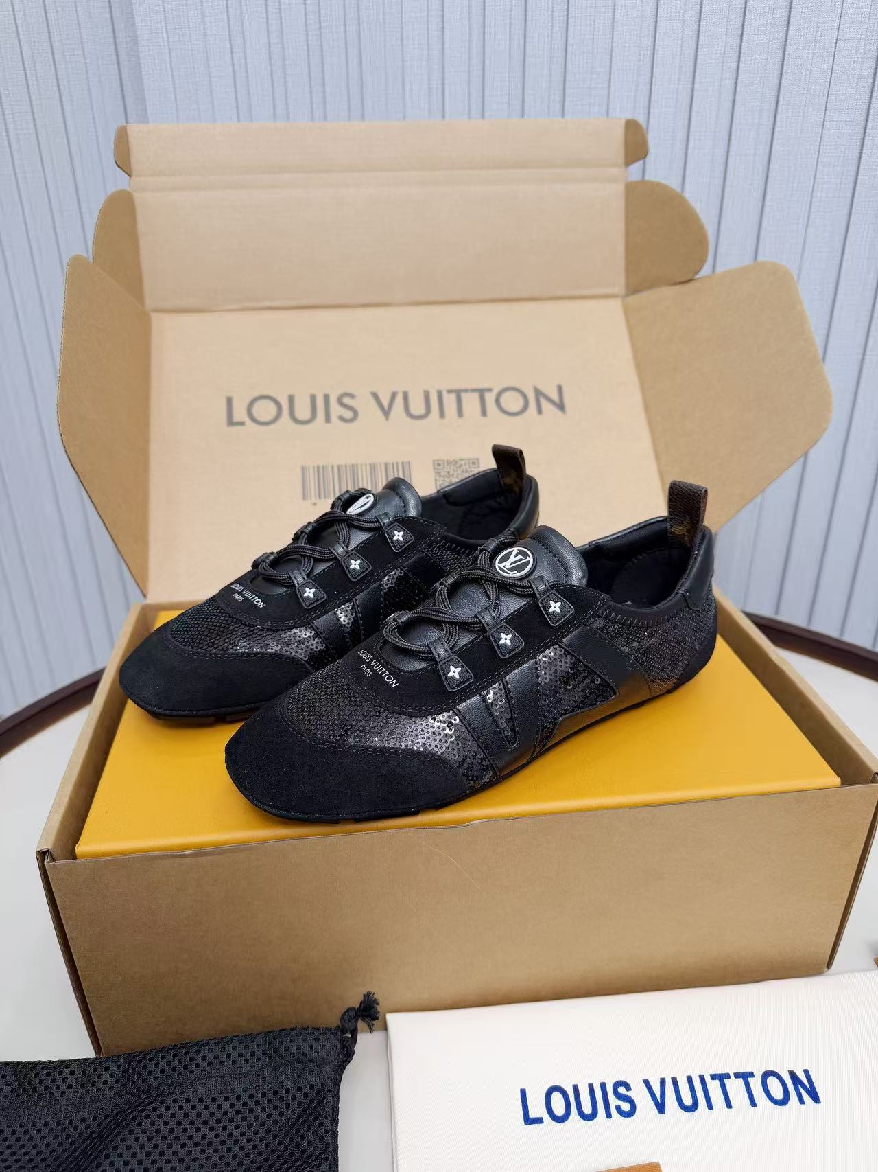 LV shoe