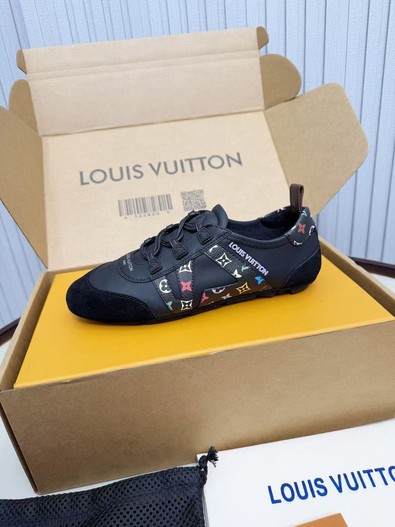 LV shoe