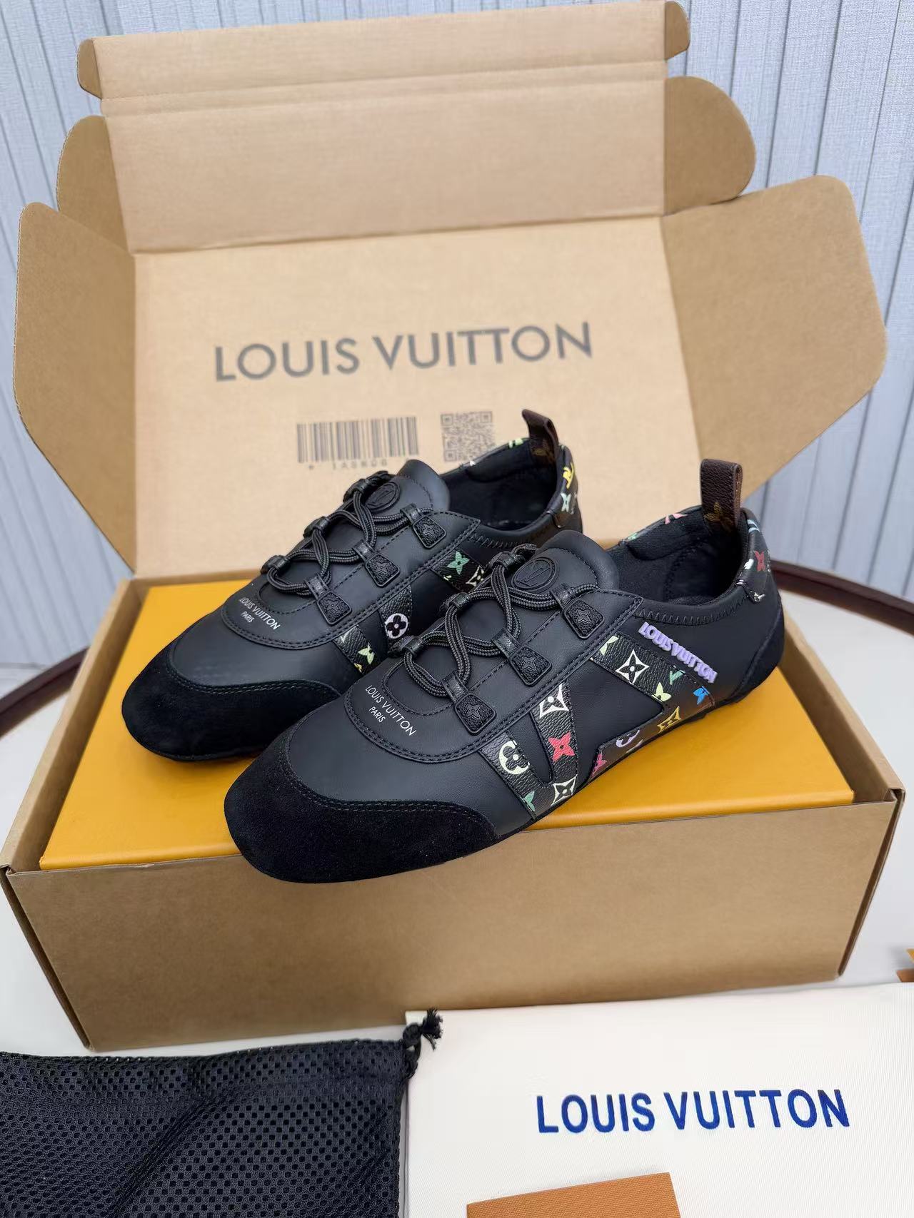 LV shoe
