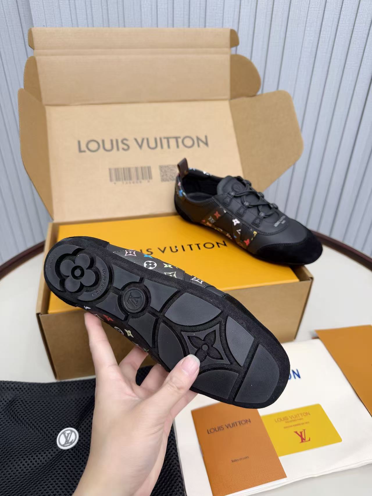 LV shoe