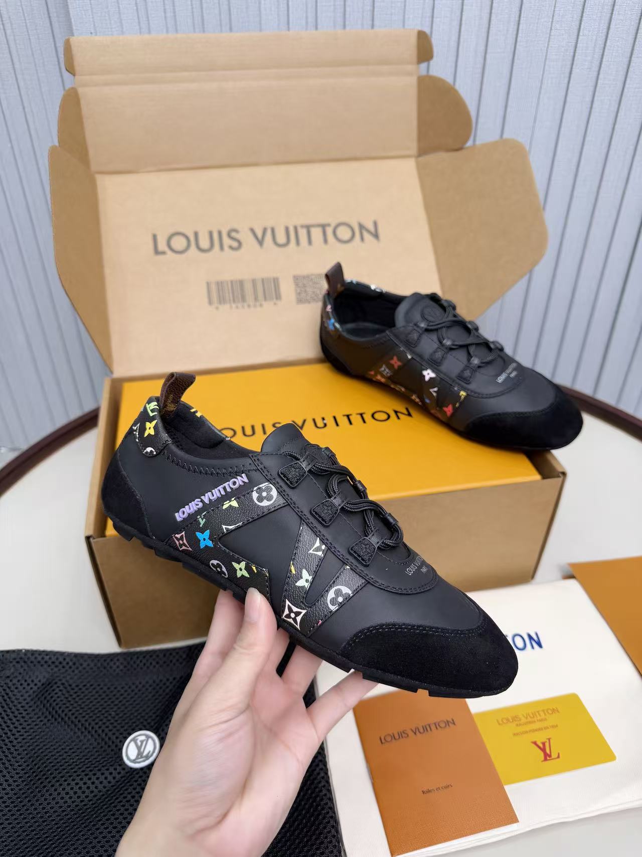 LV shoe