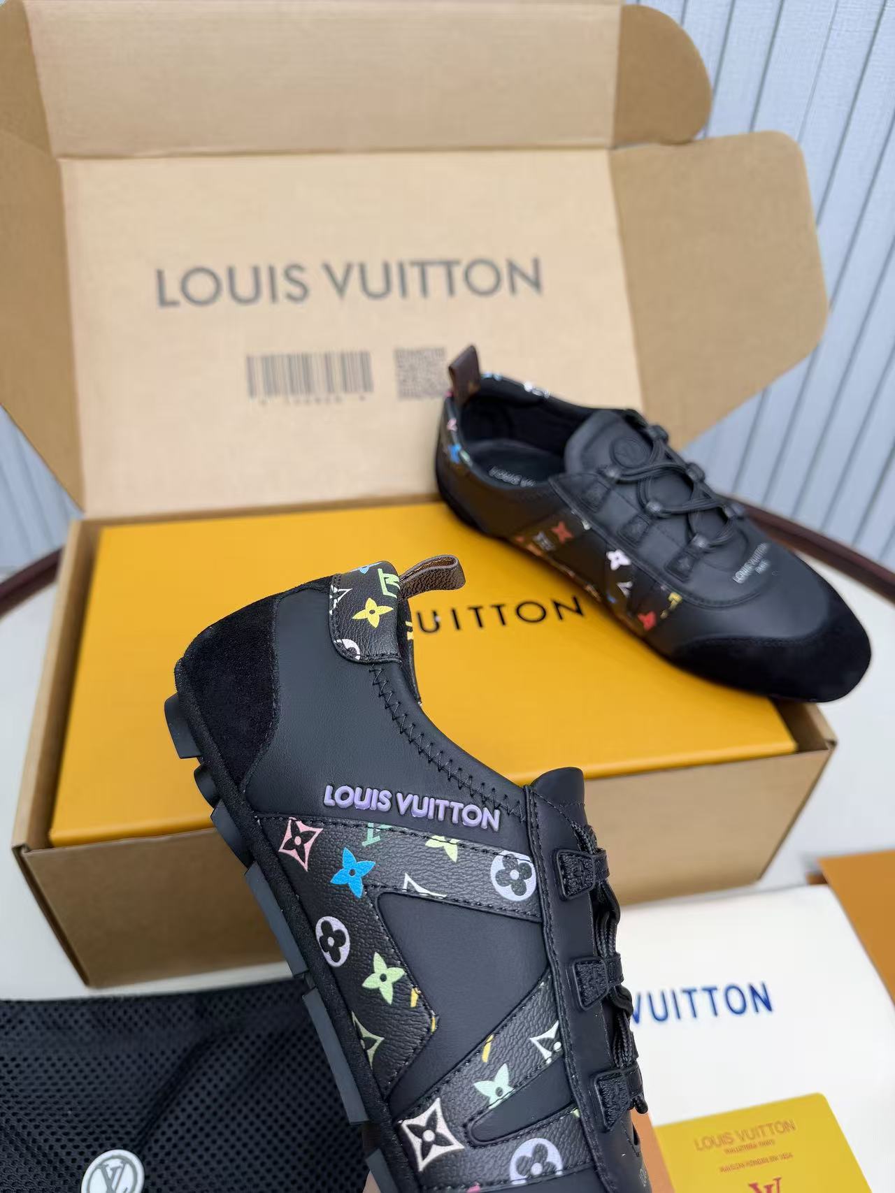 LV shoe