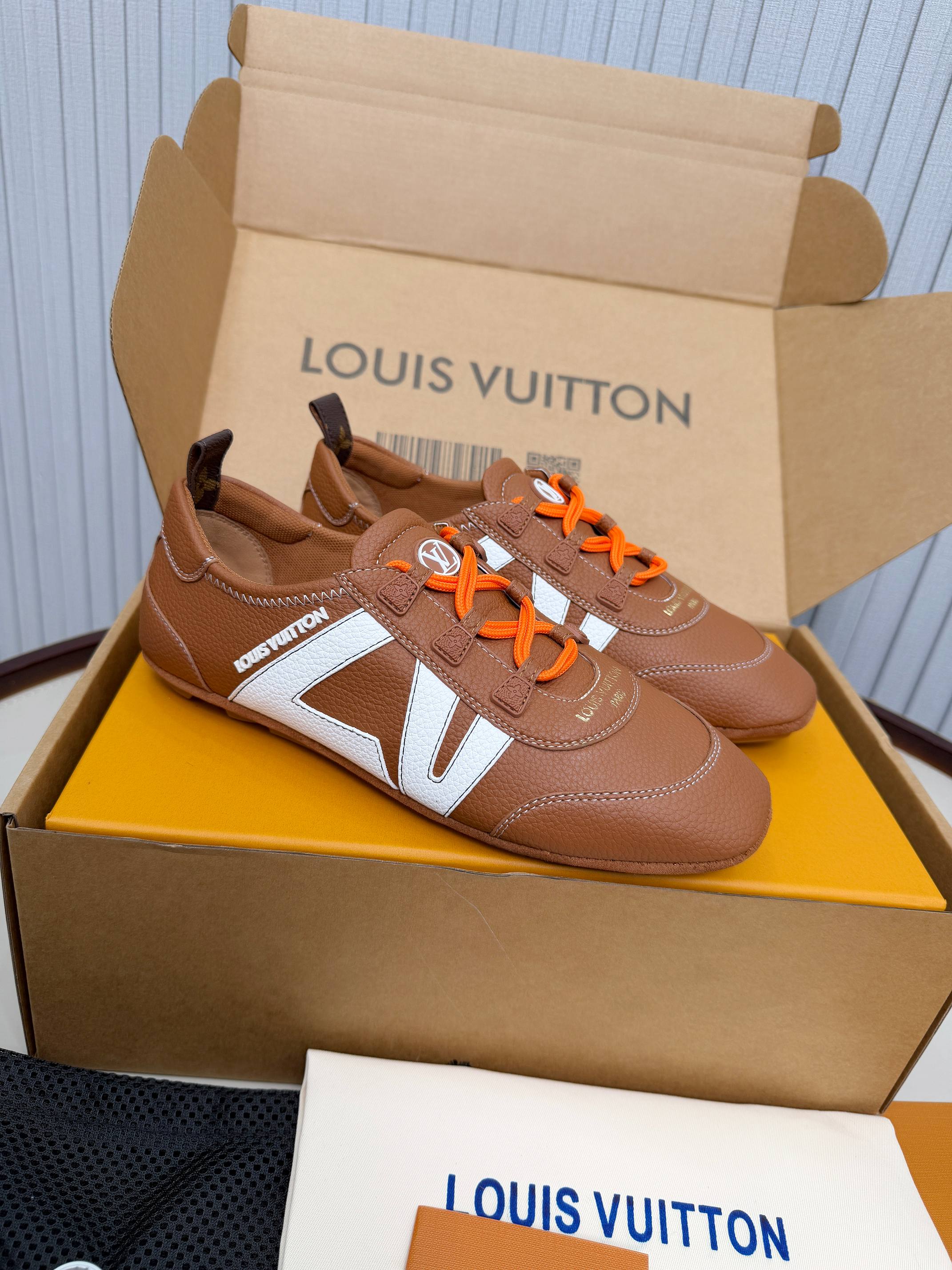 LV shoe