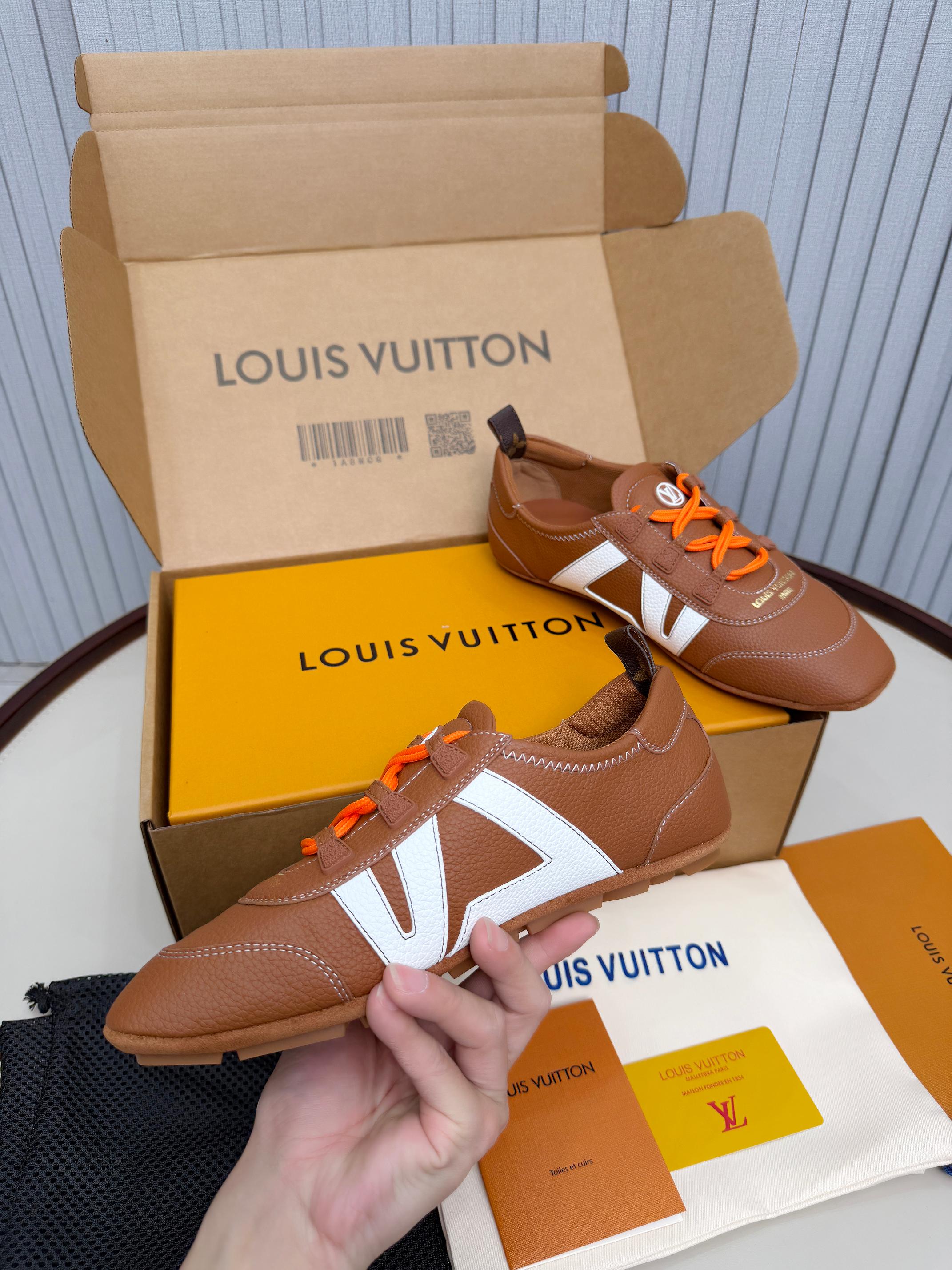 LV shoe