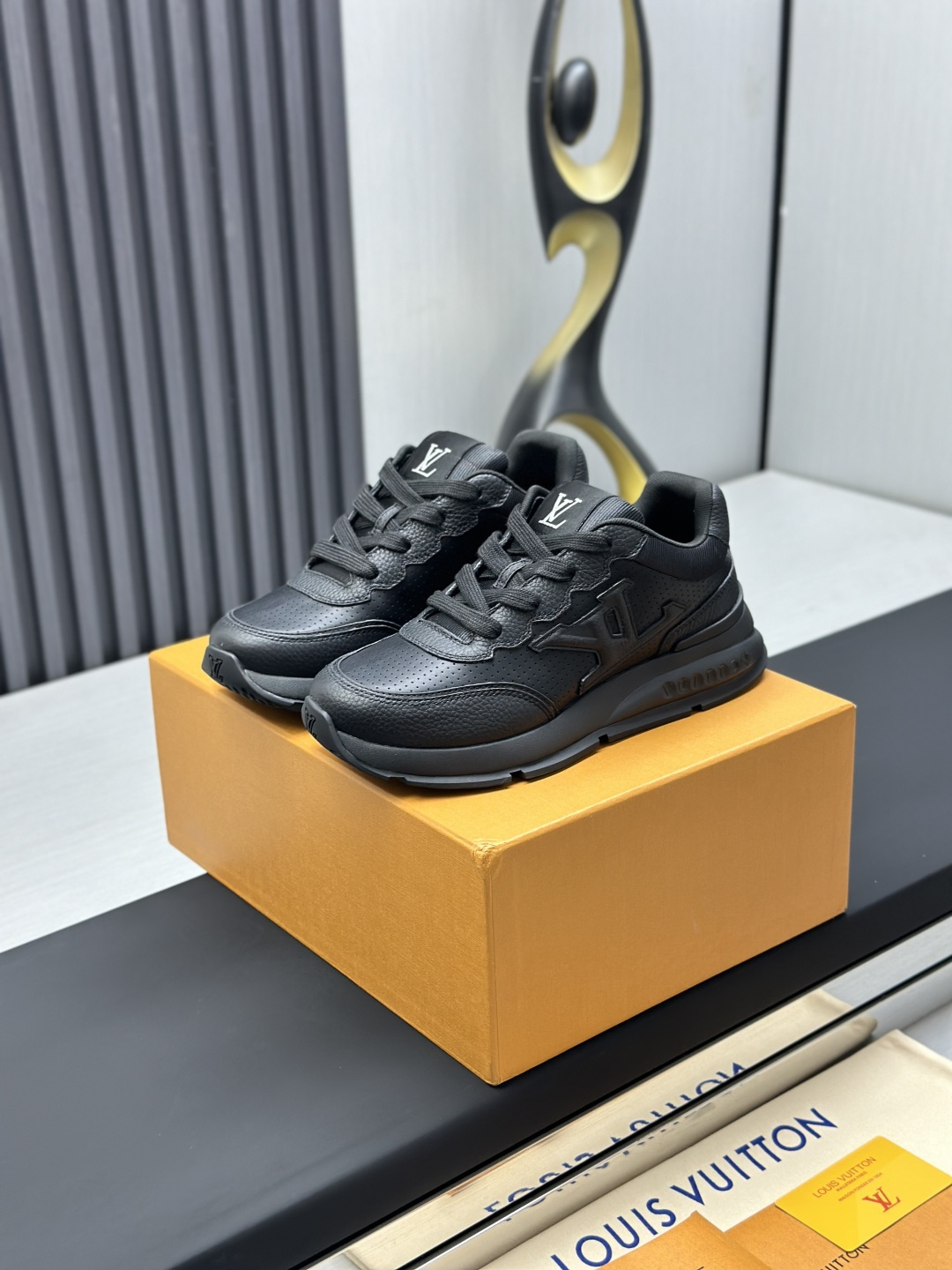 LV shoe