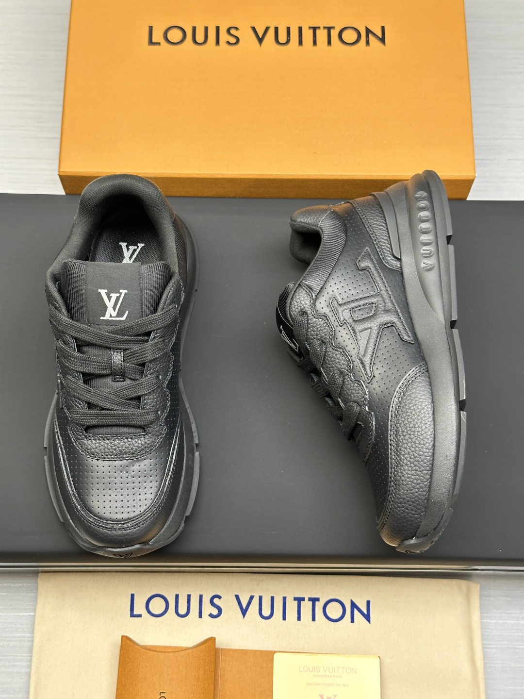 LV shoe