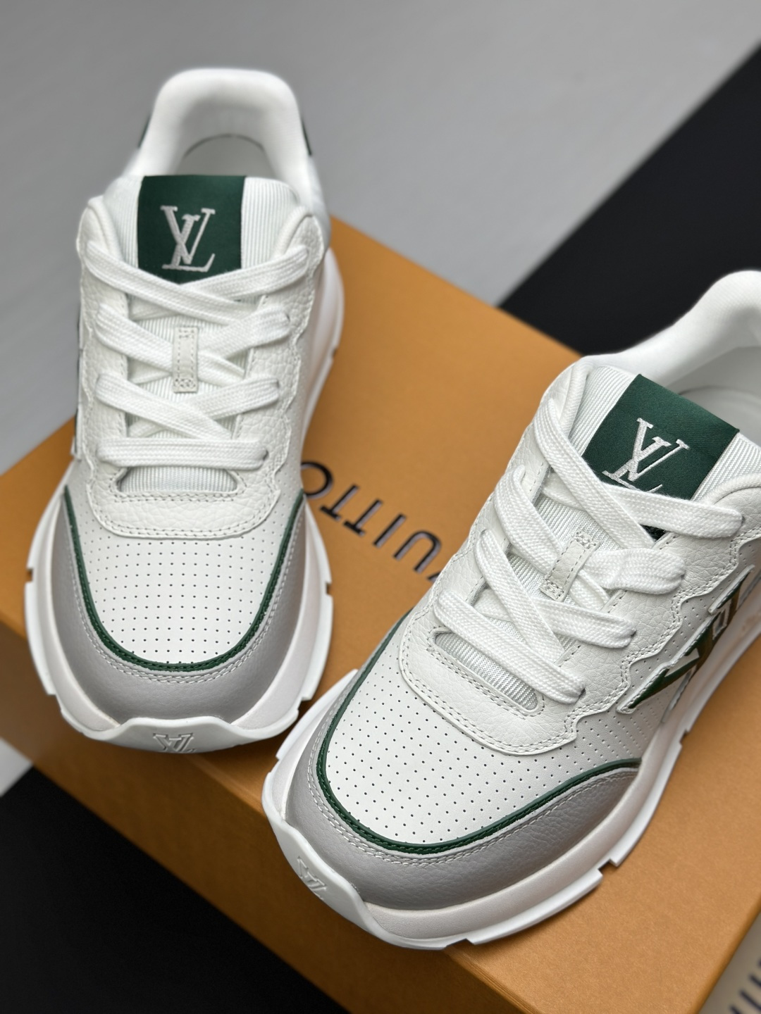 LV shoe