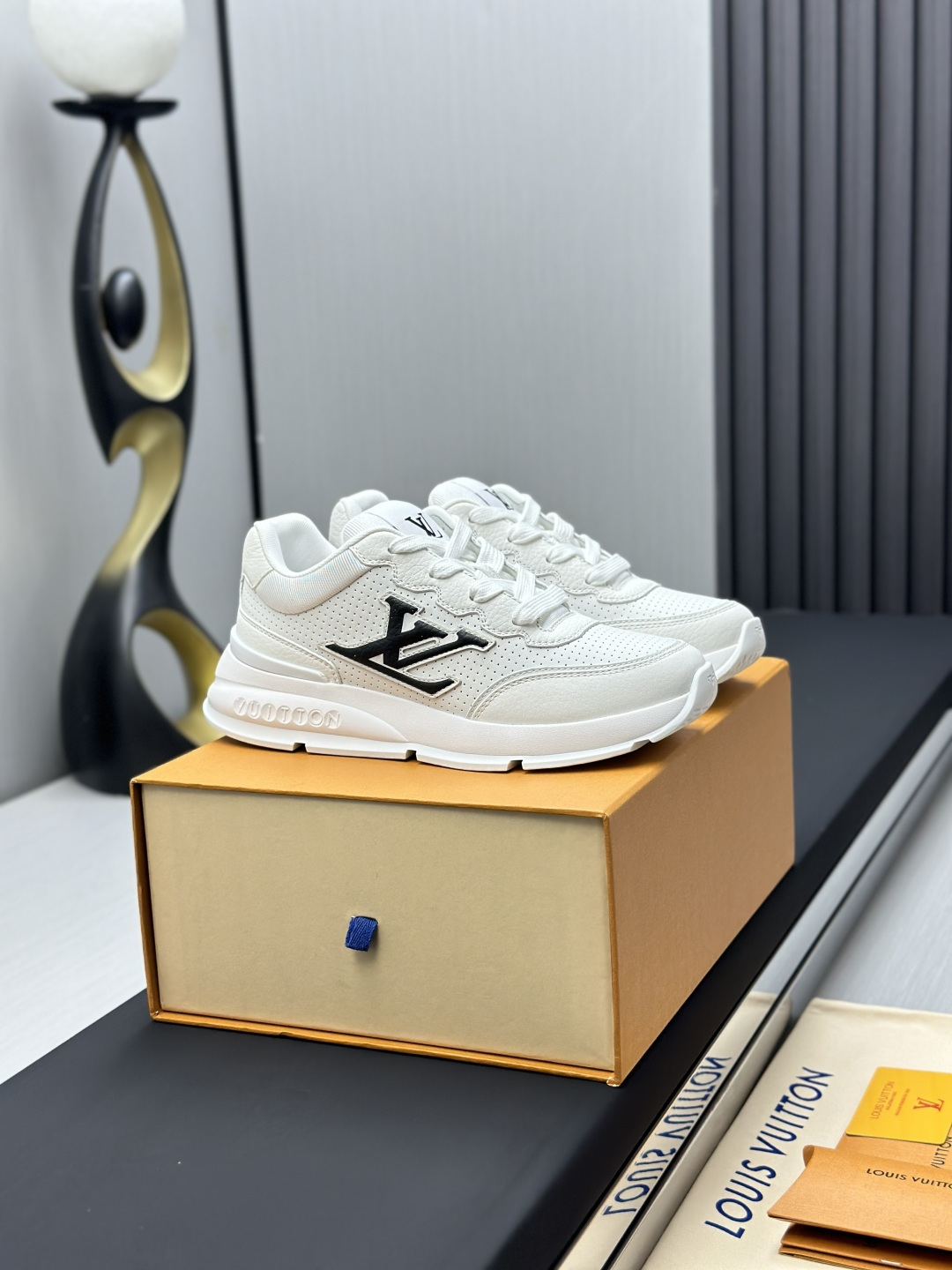 LV shoe