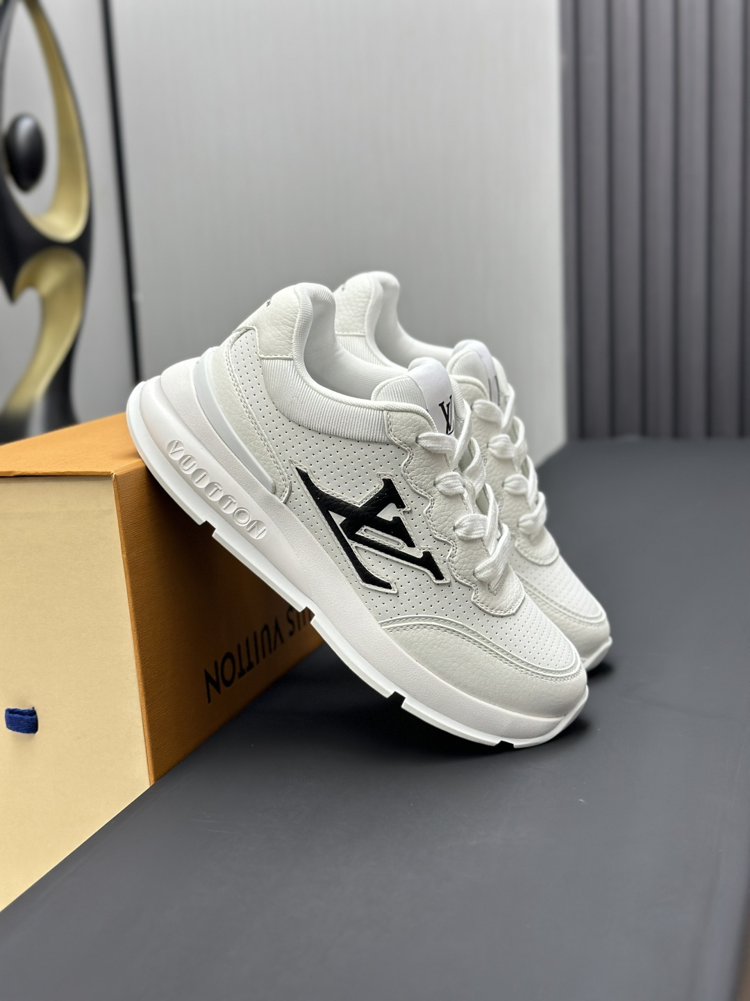 LV shoe