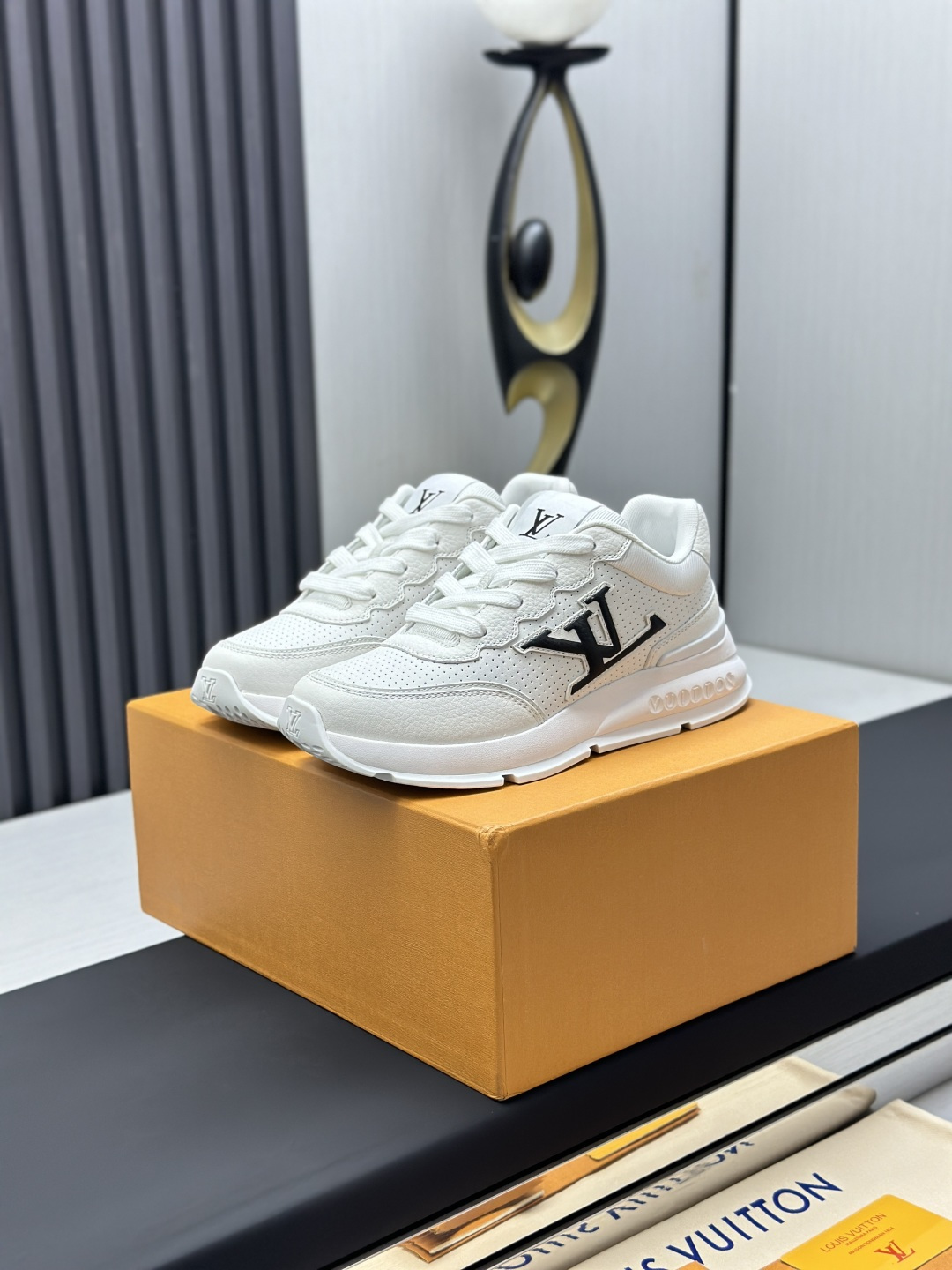LV shoe