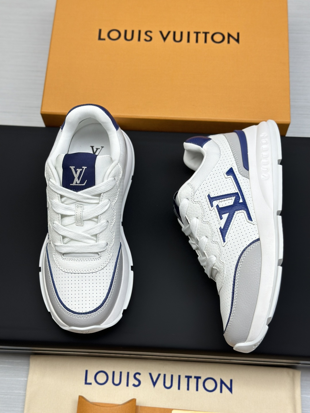 LV shoe