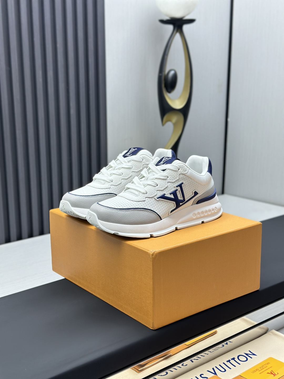 LV shoe
