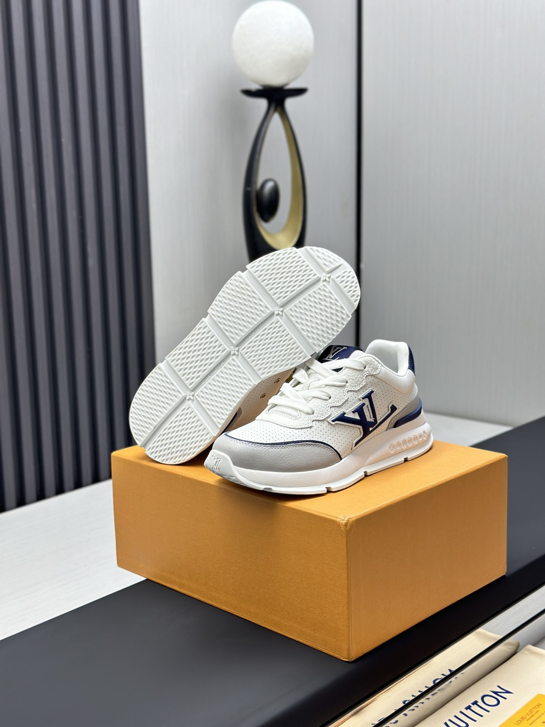 LV shoe