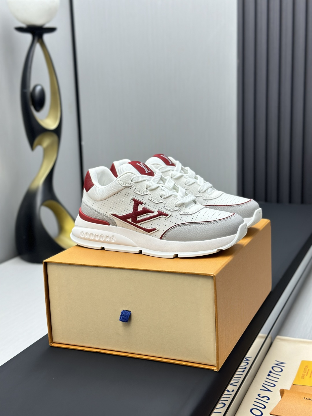 LV shoe
