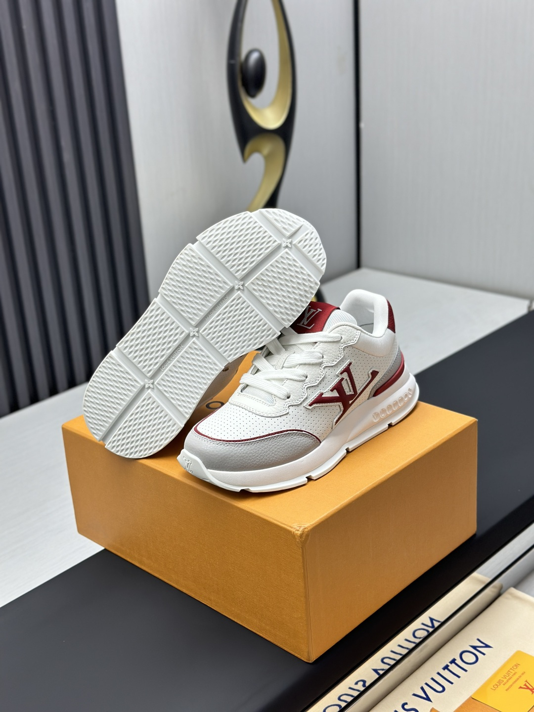 LV shoe
