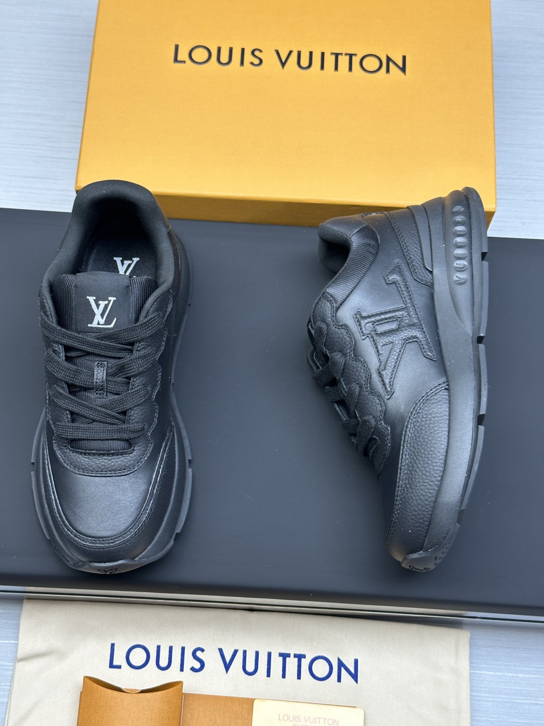 LV shoe