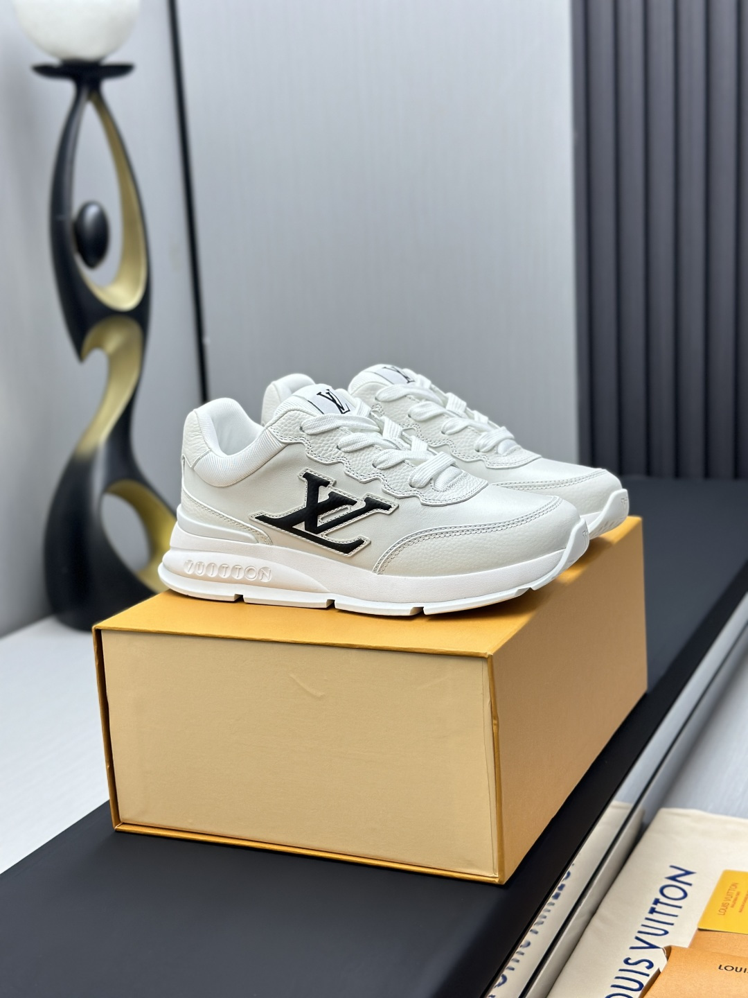 LV shoe