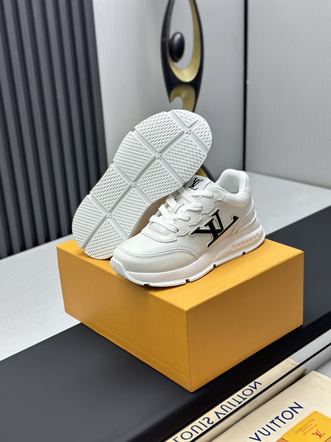 LV shoe