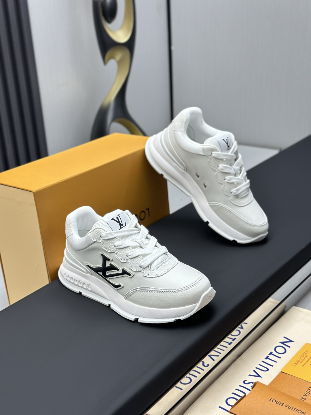 LV shoe