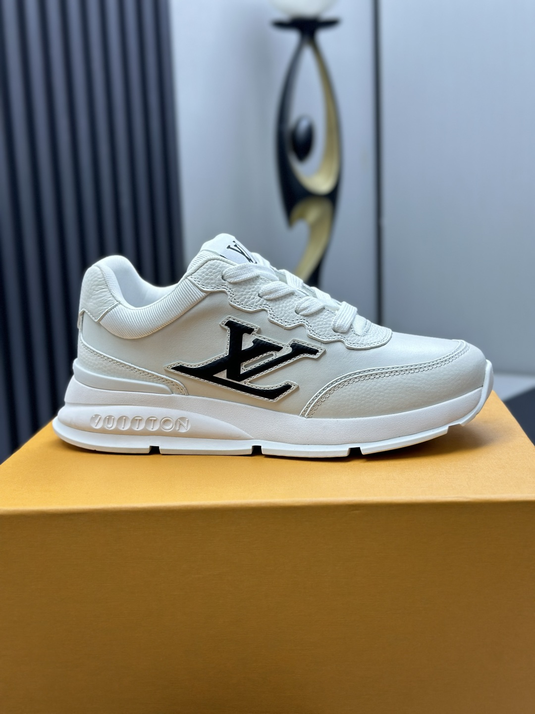 LV shoe