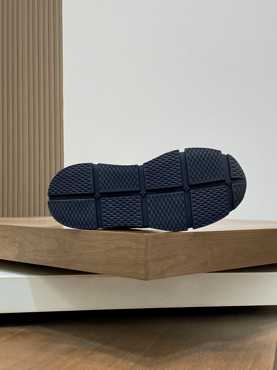 LV shoe