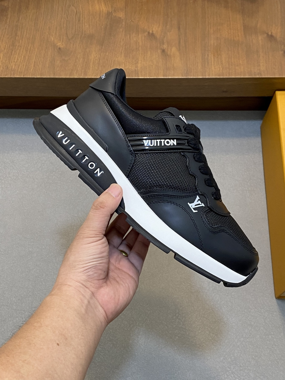 LV shoe