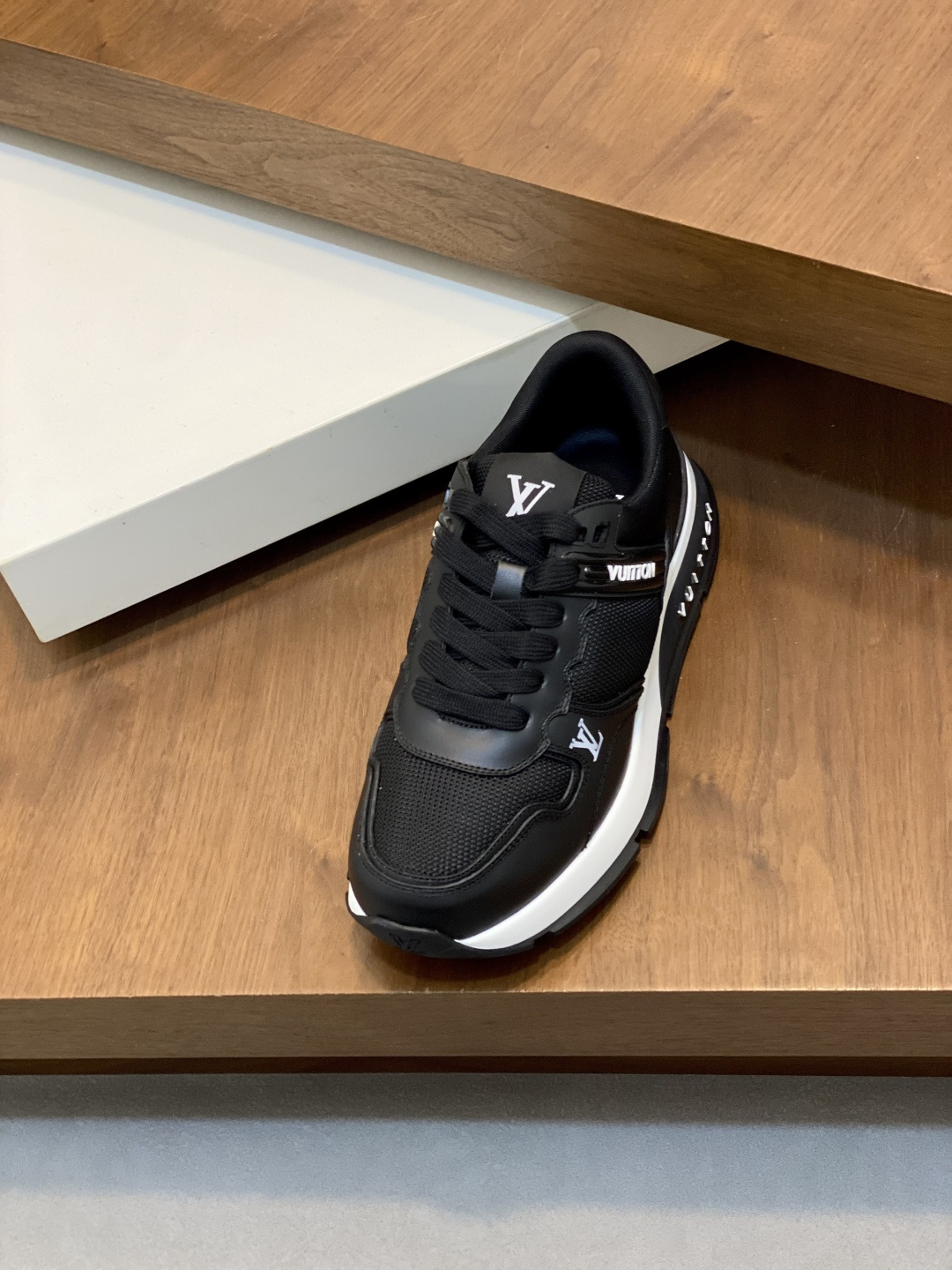LV shoe