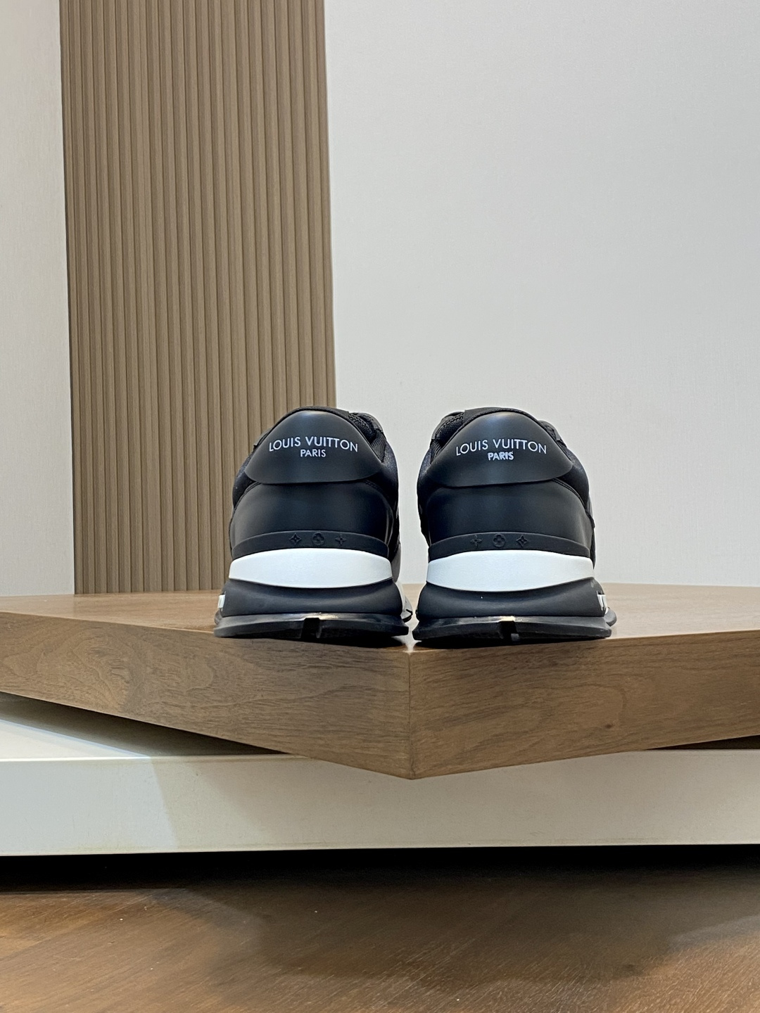 LV shoe