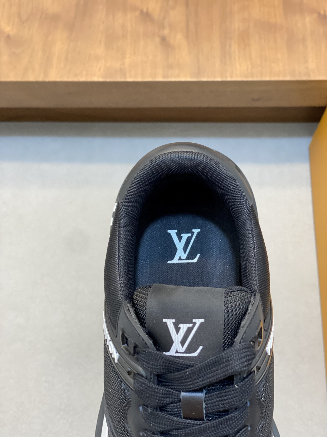 LV shoe