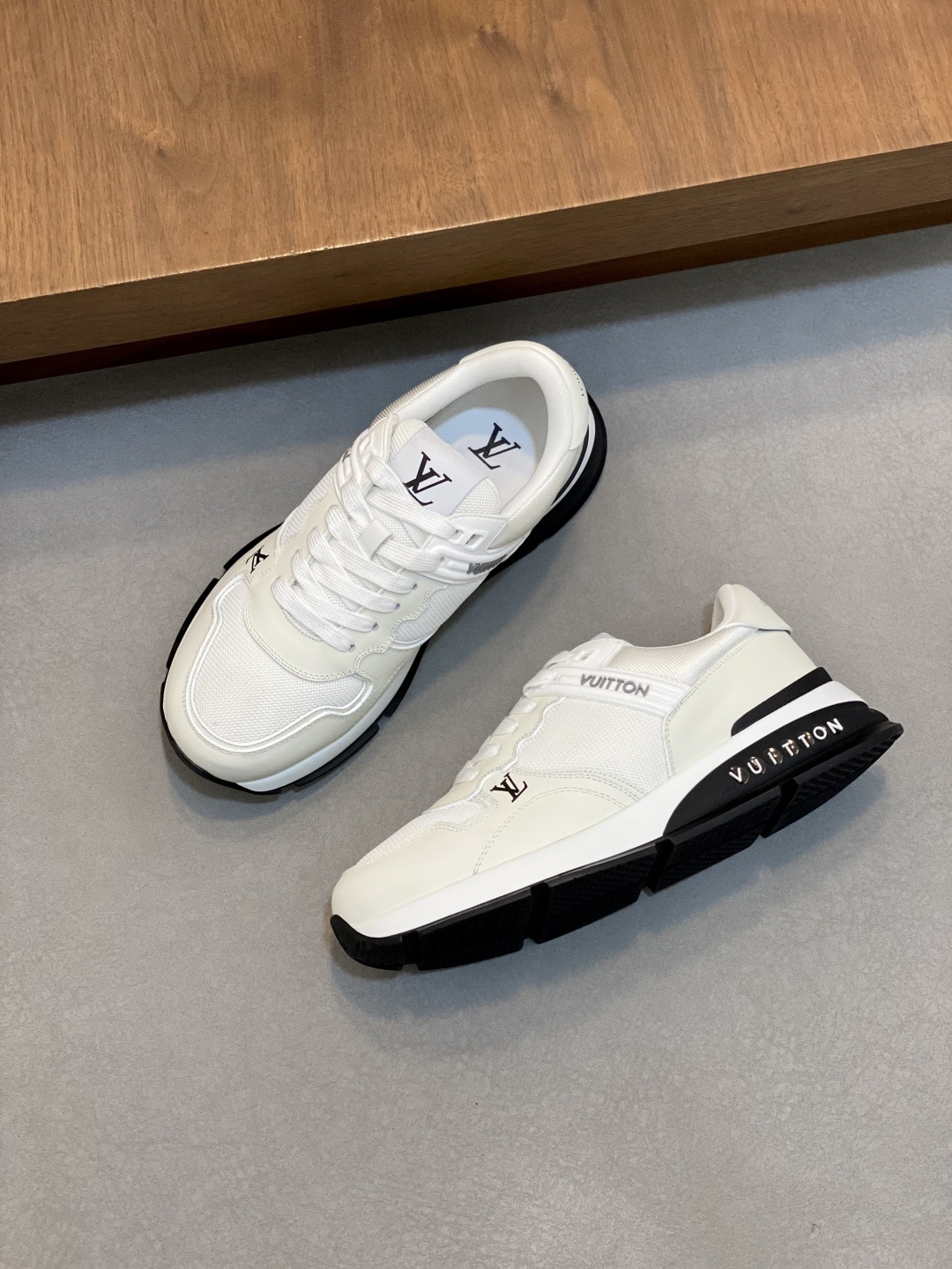 LV shoe