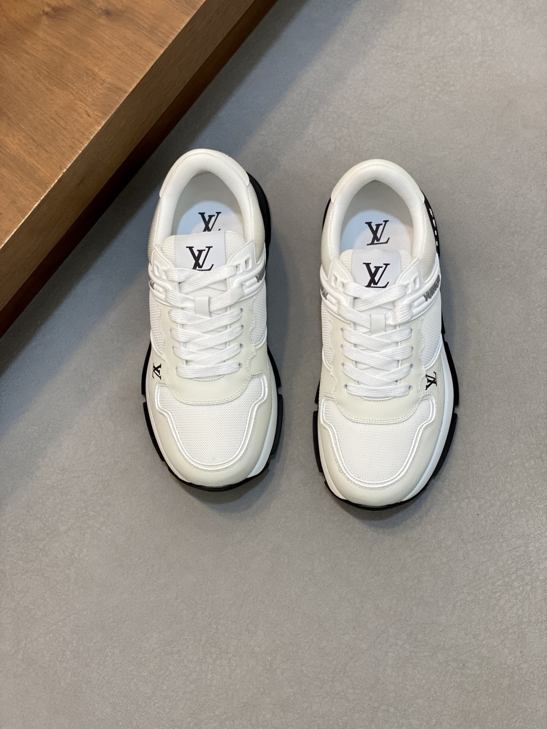 LV shoe