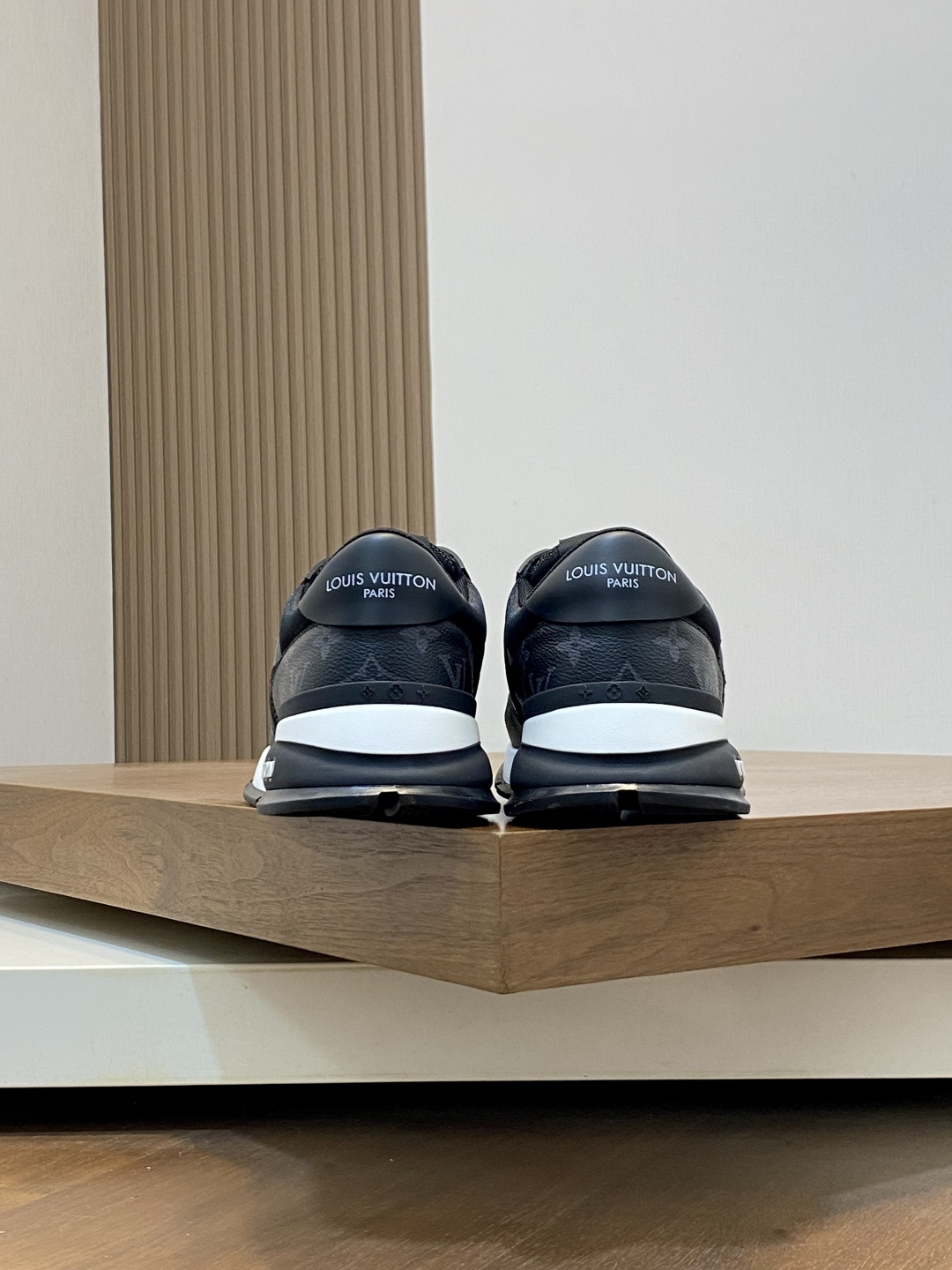 LV shoe