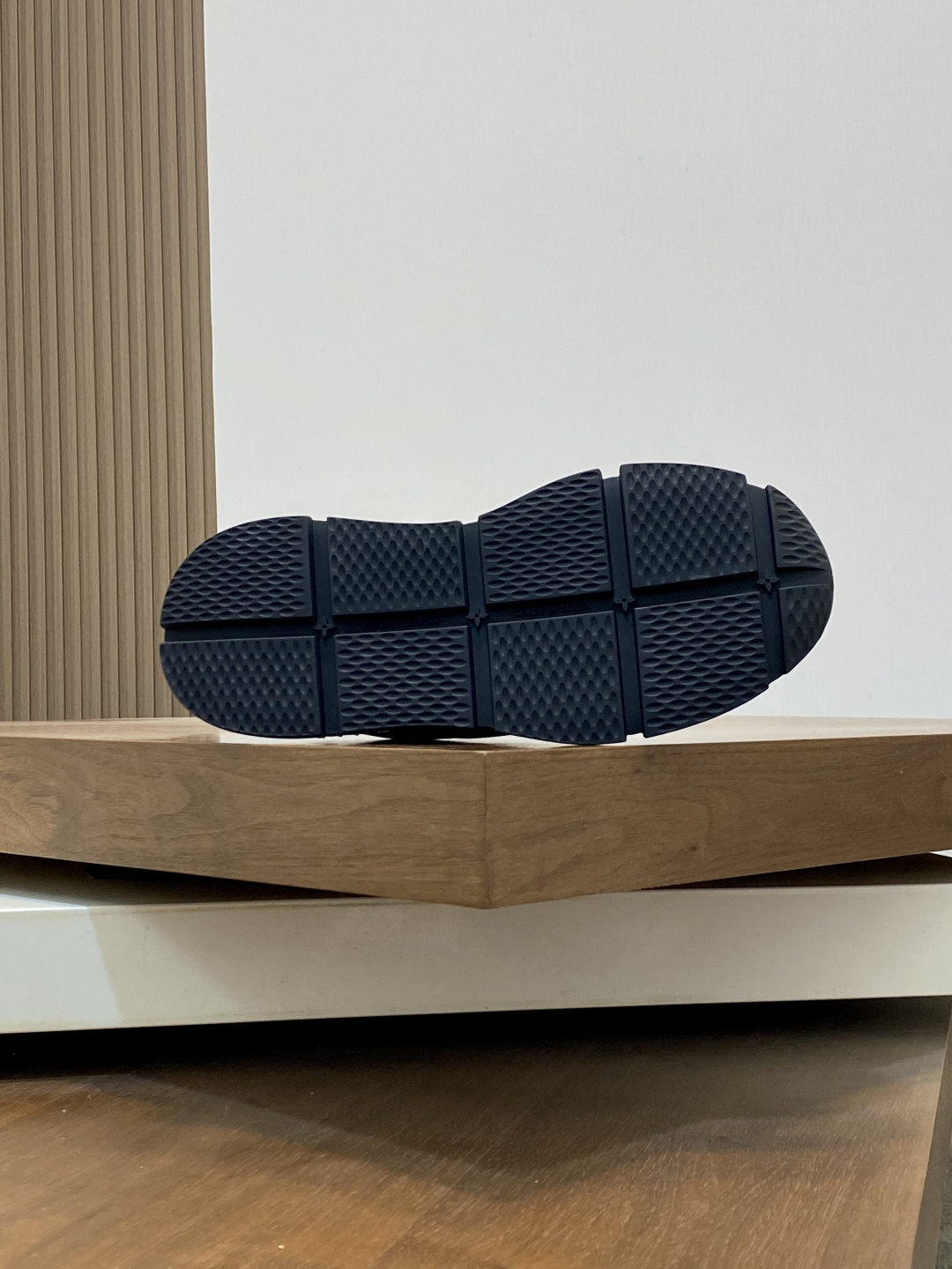 LV shoe