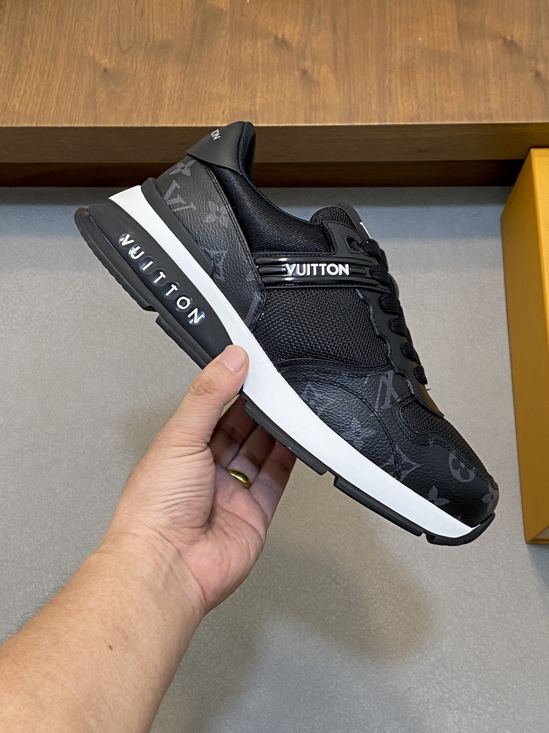 LV shoe
