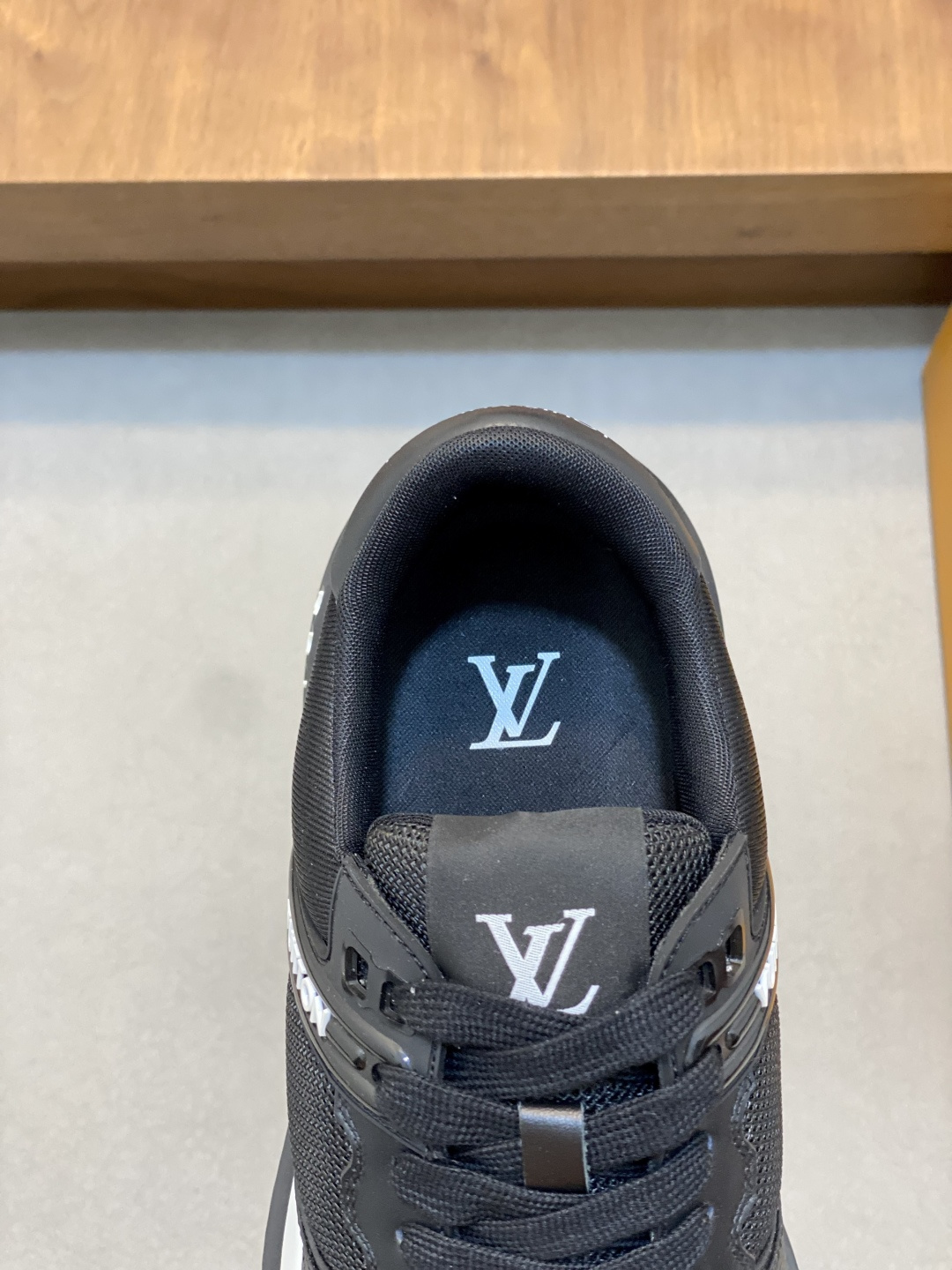 LV shoe