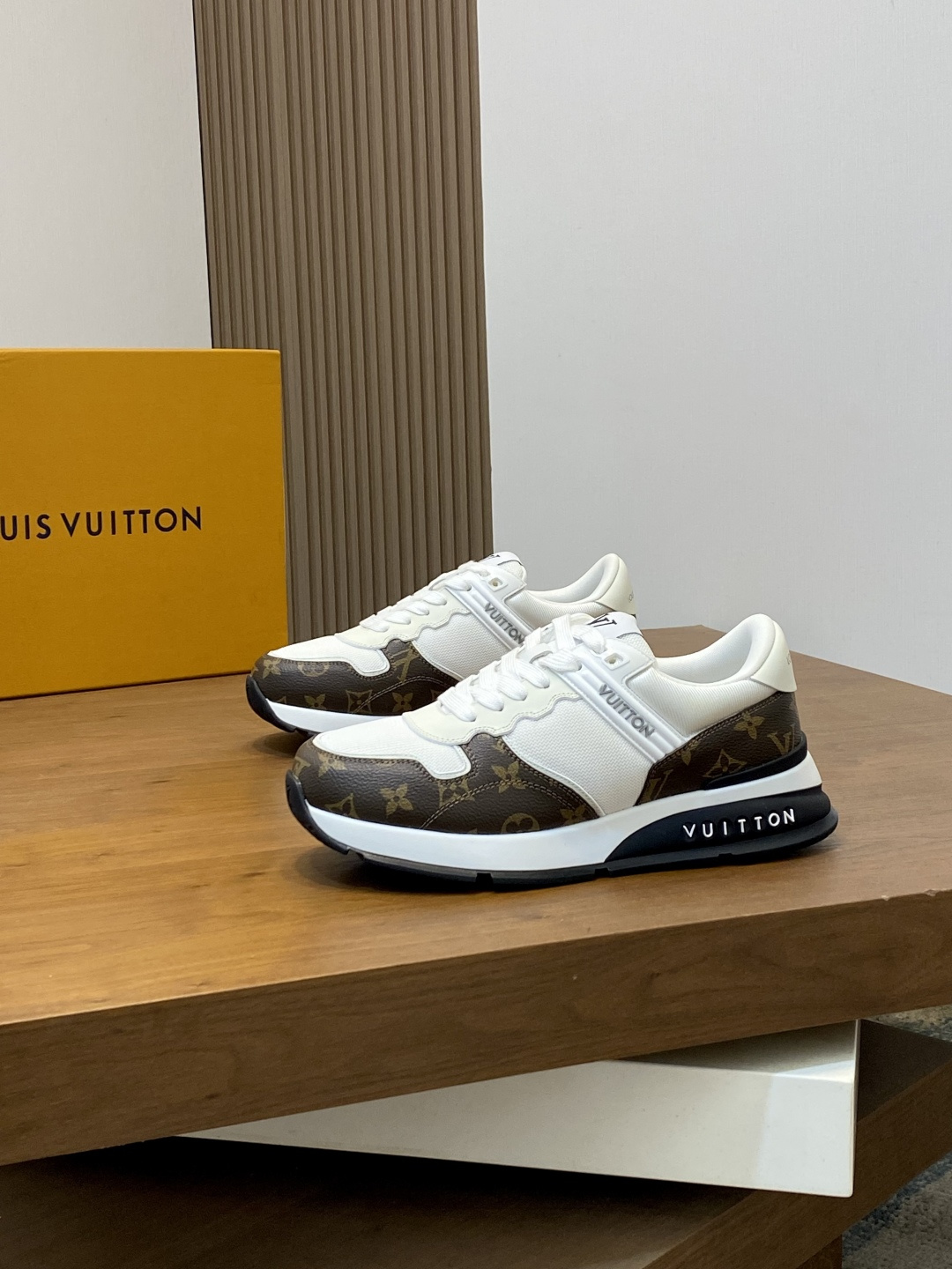 LV shoe