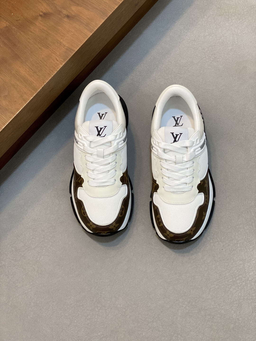 LV shoe