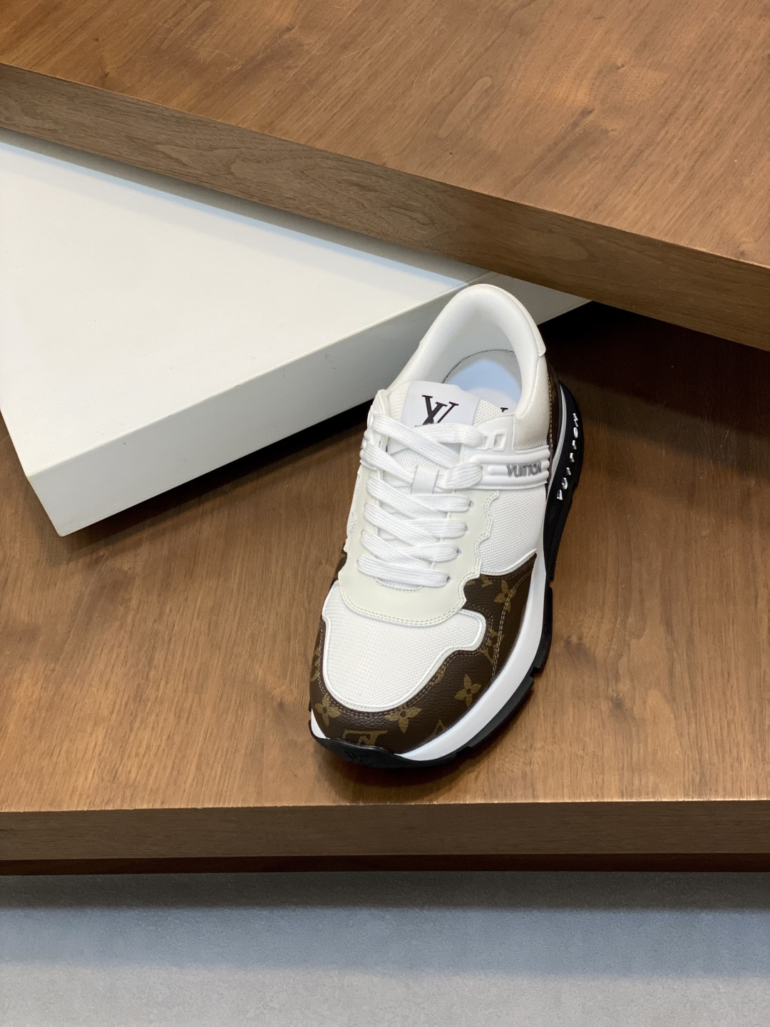 LV shoe