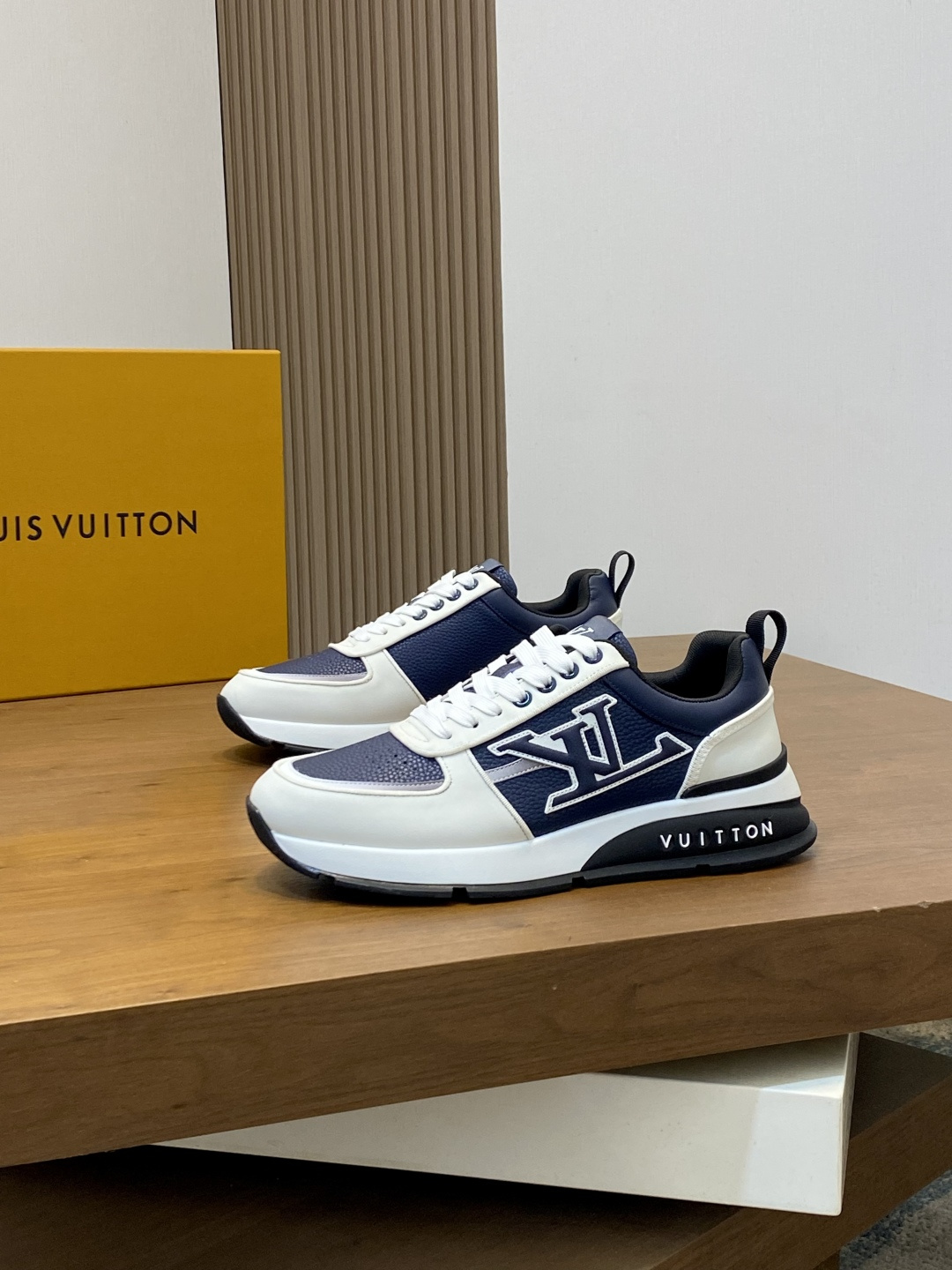LV shoe