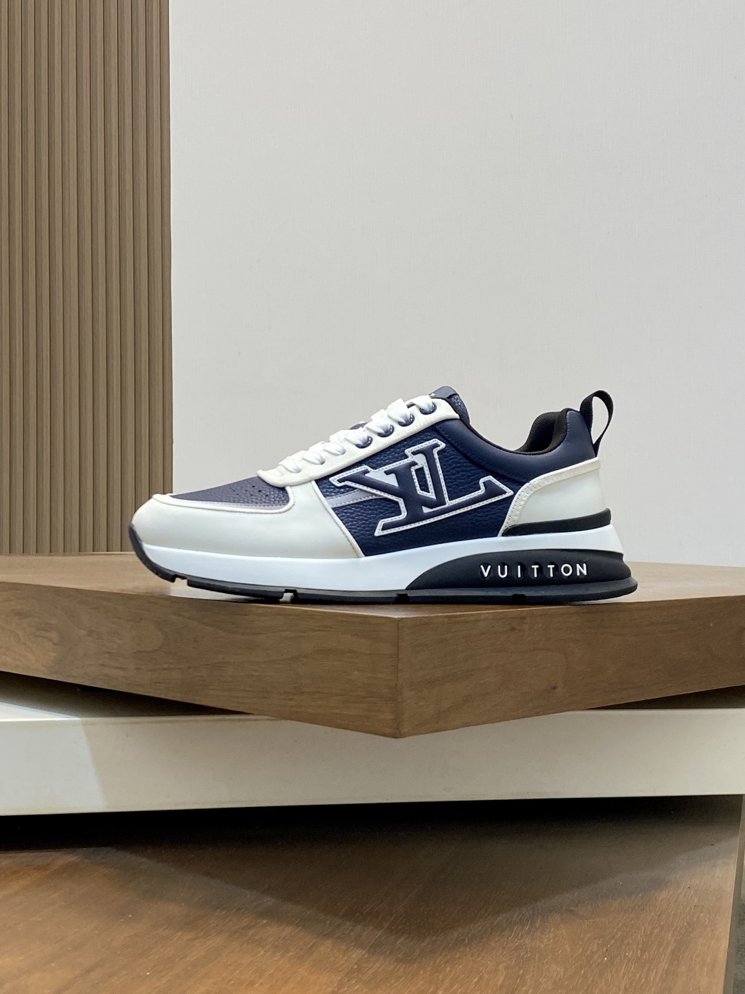 LV shoe