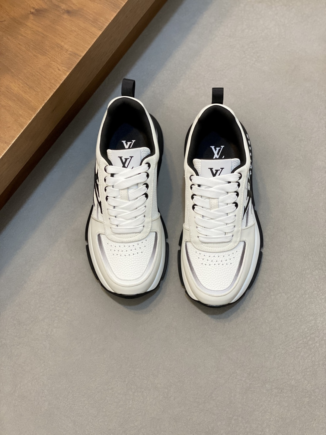 LV shoe