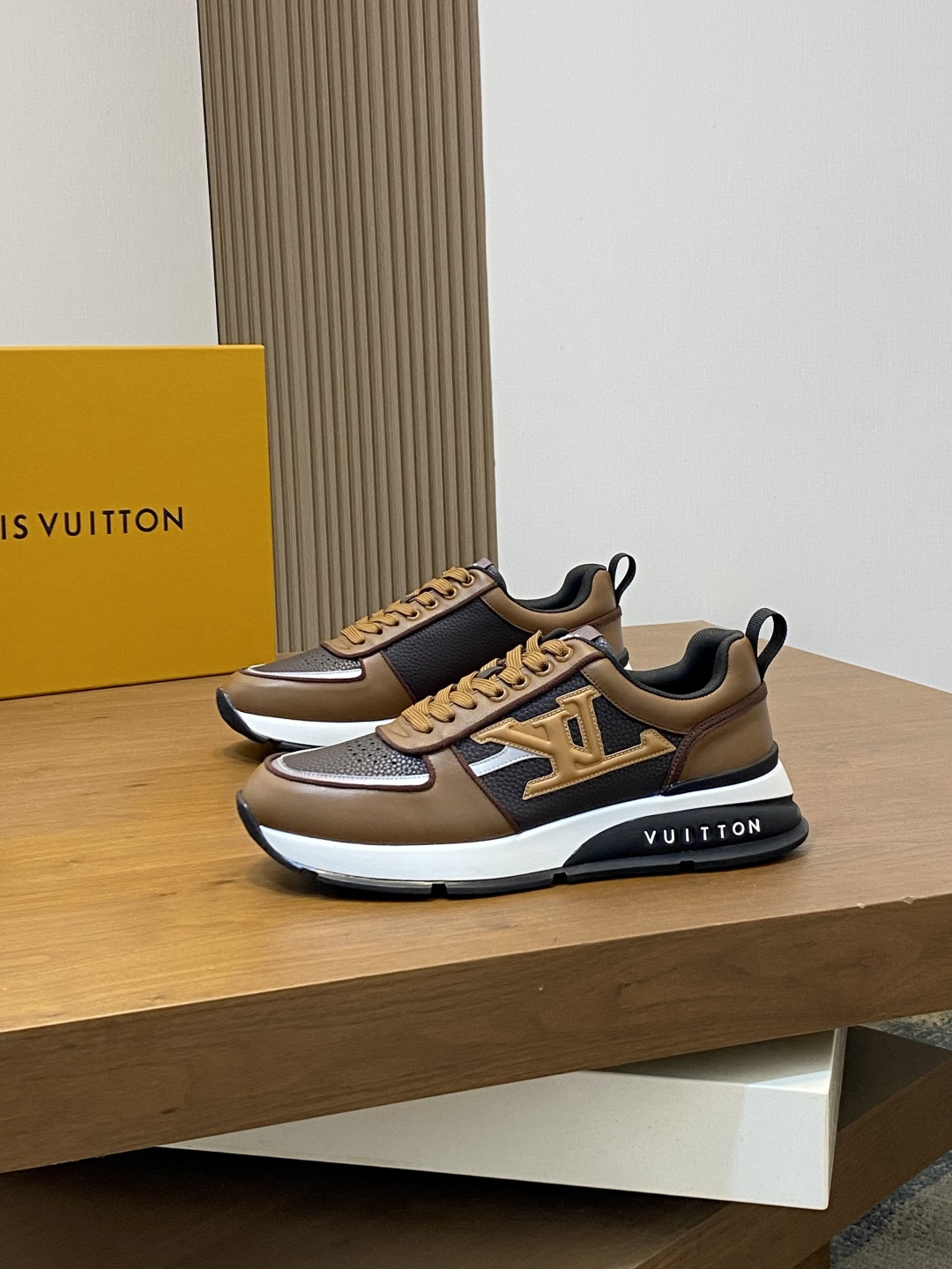 LV shoe