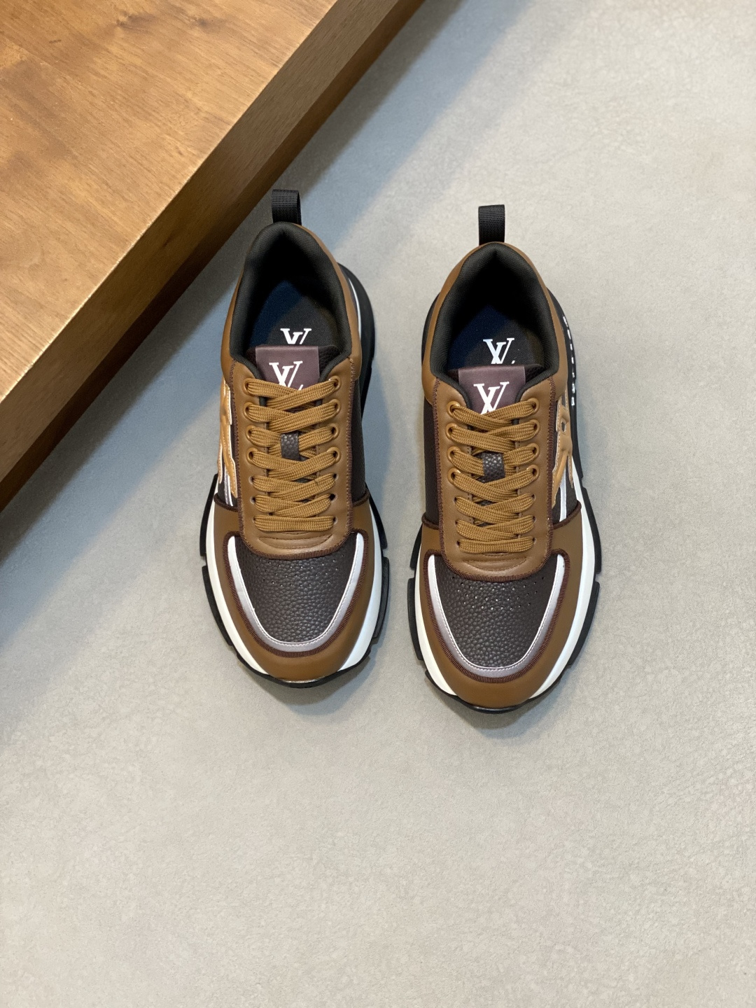 LV shoe