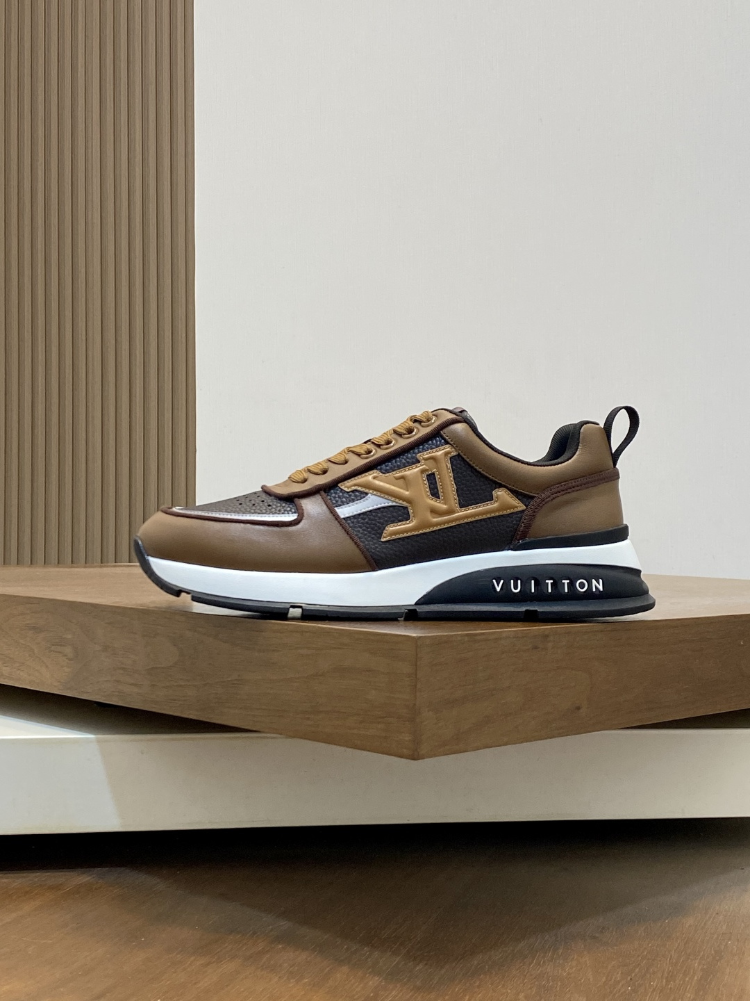 LV shoe