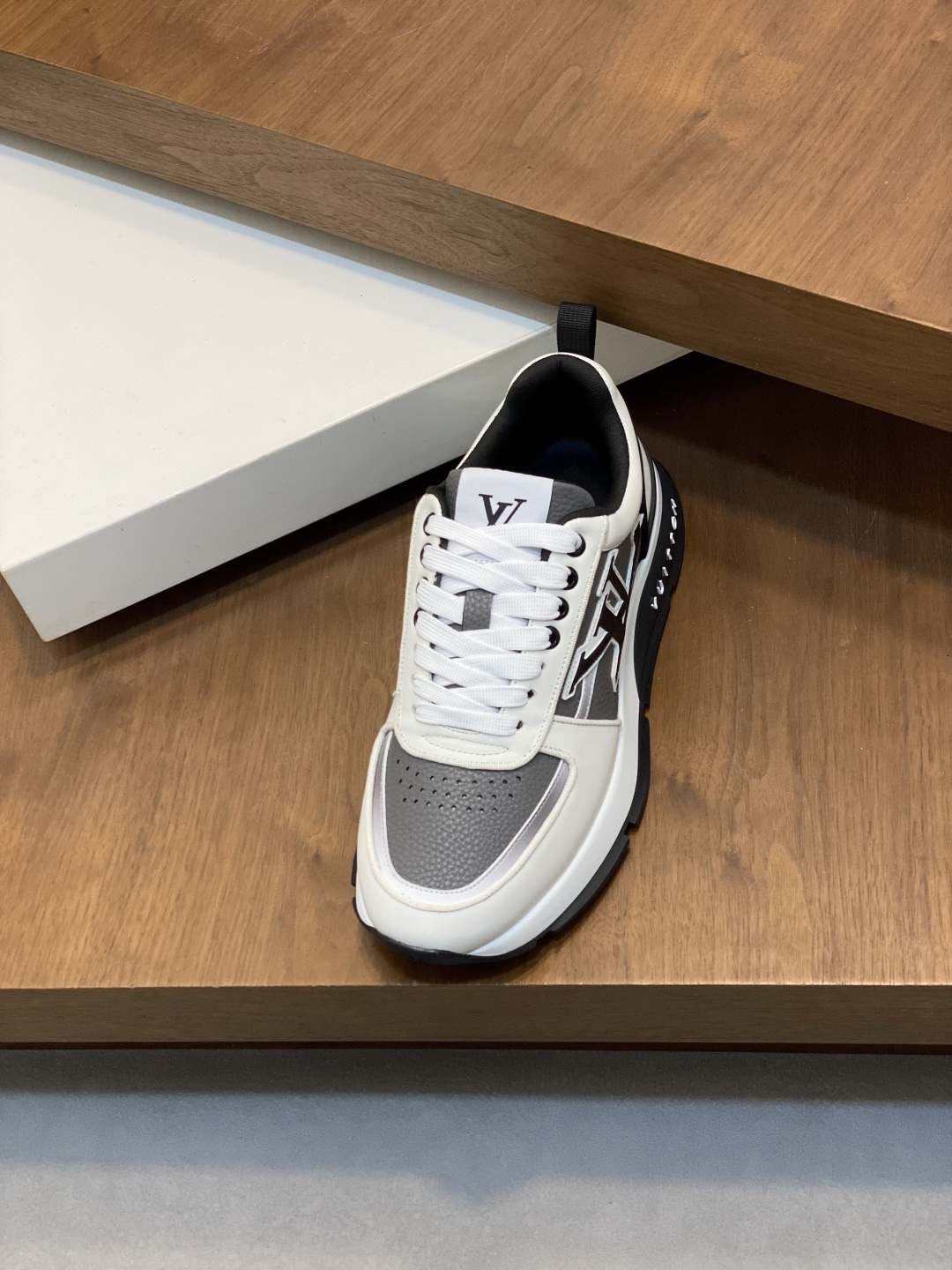 LV shoe